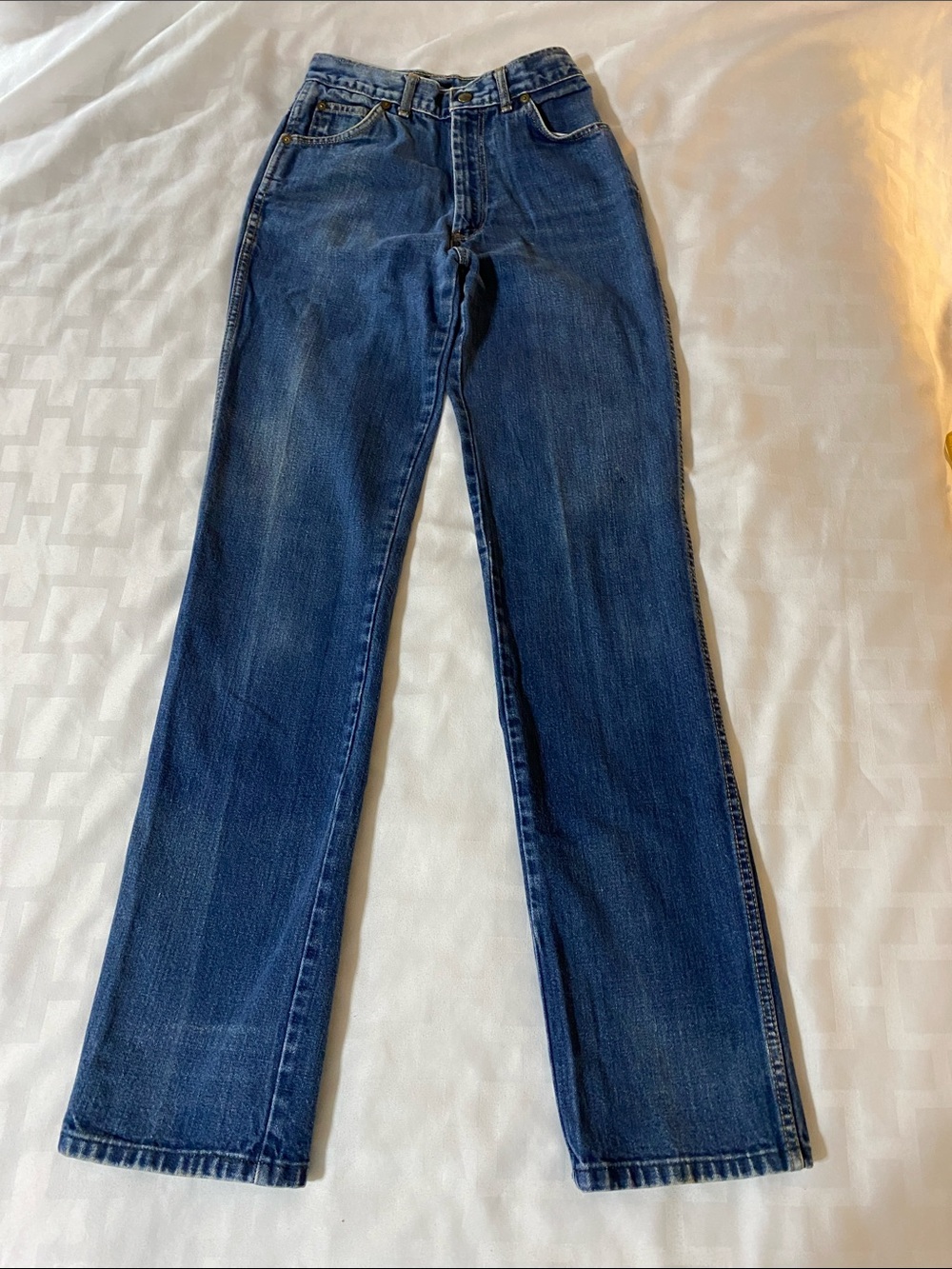 Women’s Straight-Leg Jeans in Dark Blue Wash